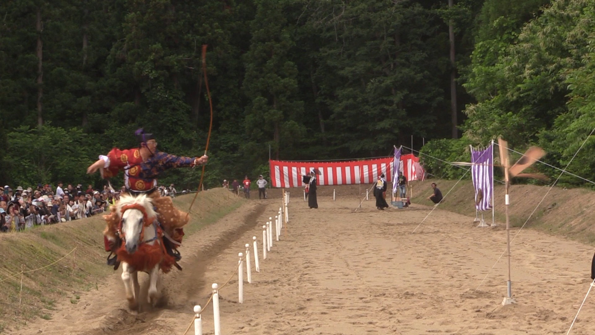 流鏑馬・笠懸・馬上武芸 日本古来の伝統武芸を披露 | アップルストリーム